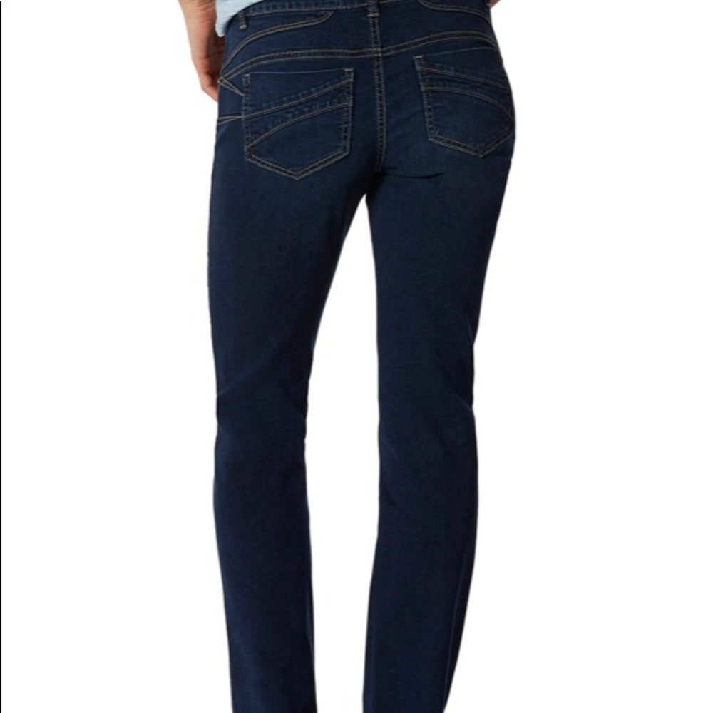 DH3 curvy Mom Jeans - mid/high rise.